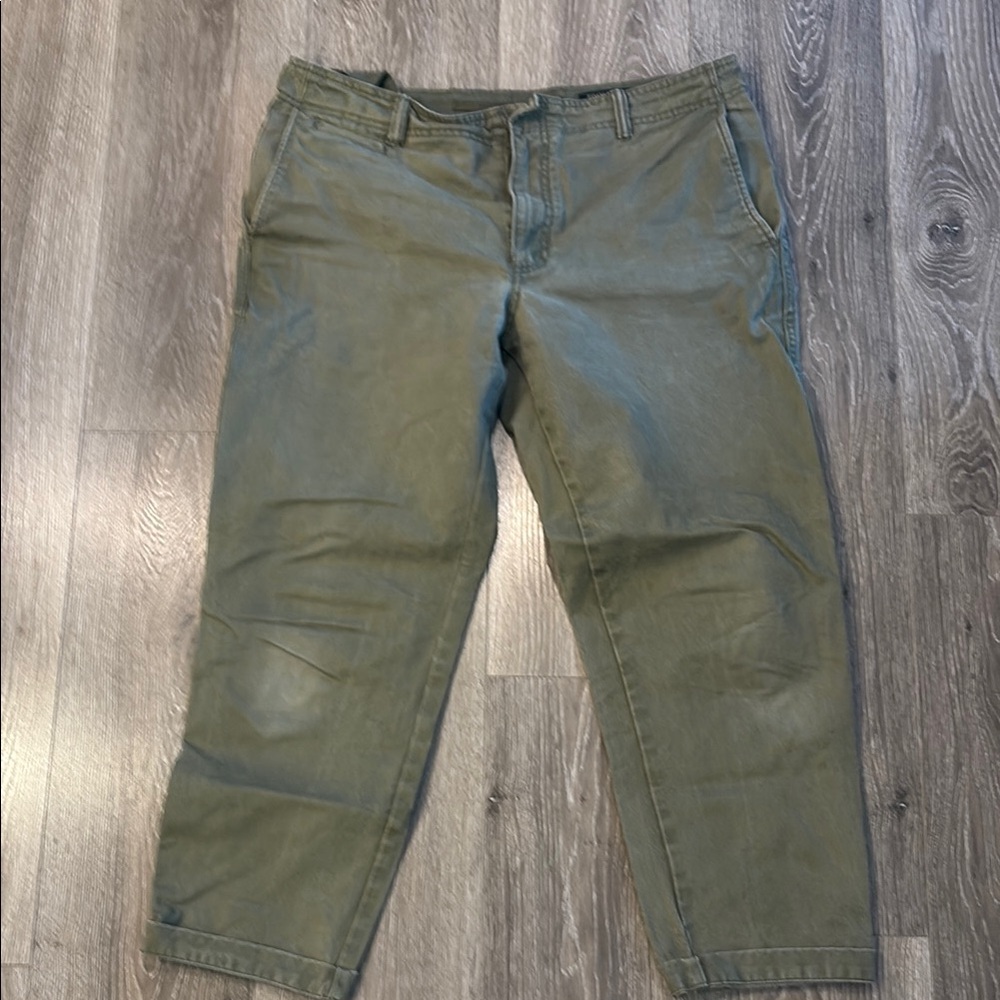 ❤️ 3 for $10:
Banana Republic Men's Olive Green khaki Pants